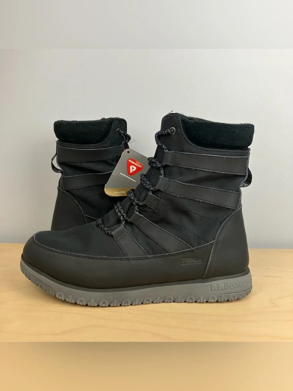 L.L. Bean Men’s Size 10.5 M Ultralight Insulated Waterproof Black Winter Boots.
